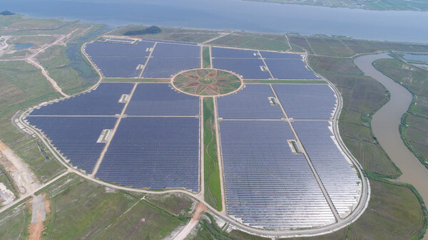 국내 최대 규모인 솔라시도 태양광발전소 전경
